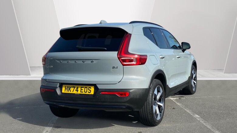 Volvo XC40 2.0 B4P Plus Dark 5dr Auto Petrol Estate